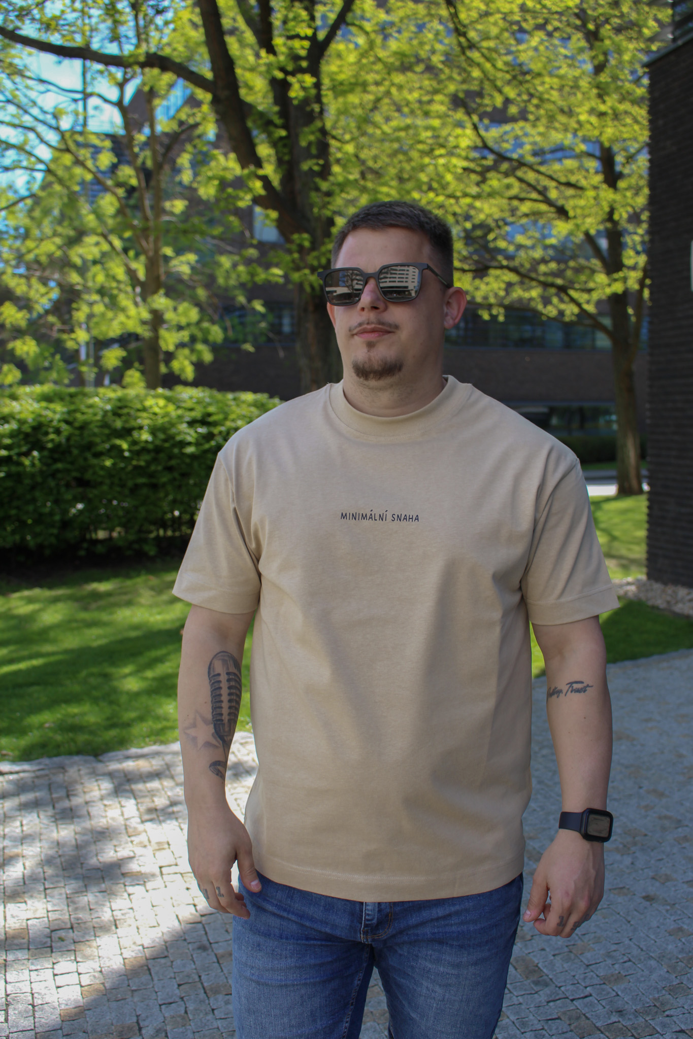 Oversize unisex tričko Minimální snaha