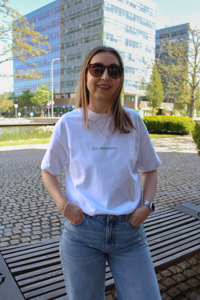 Oversize unisex tričko Žiju improvizací