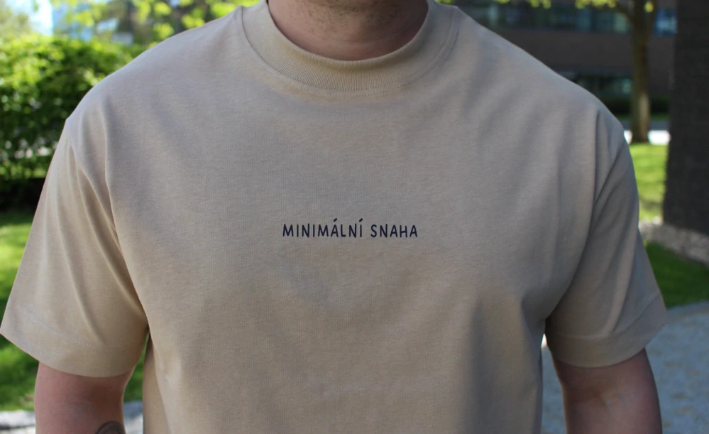 Oversize unisex tričko Minimální snaha