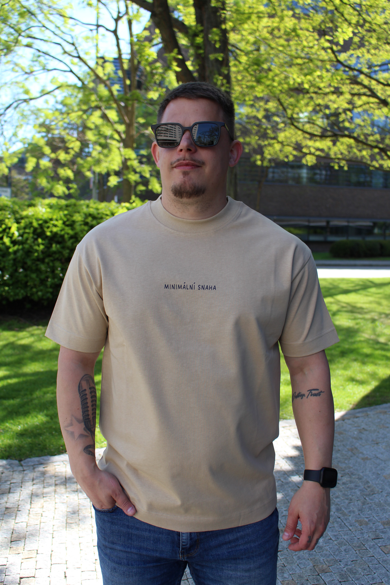 Oversize unisex tričko Minimální snaha